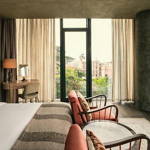 Medium Room